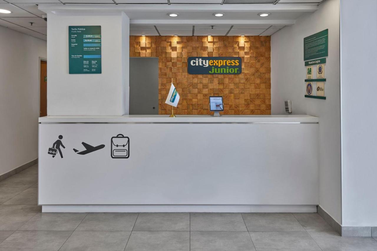 City Express Junior By Marriott Toluca Aeropuerto Exterior foto