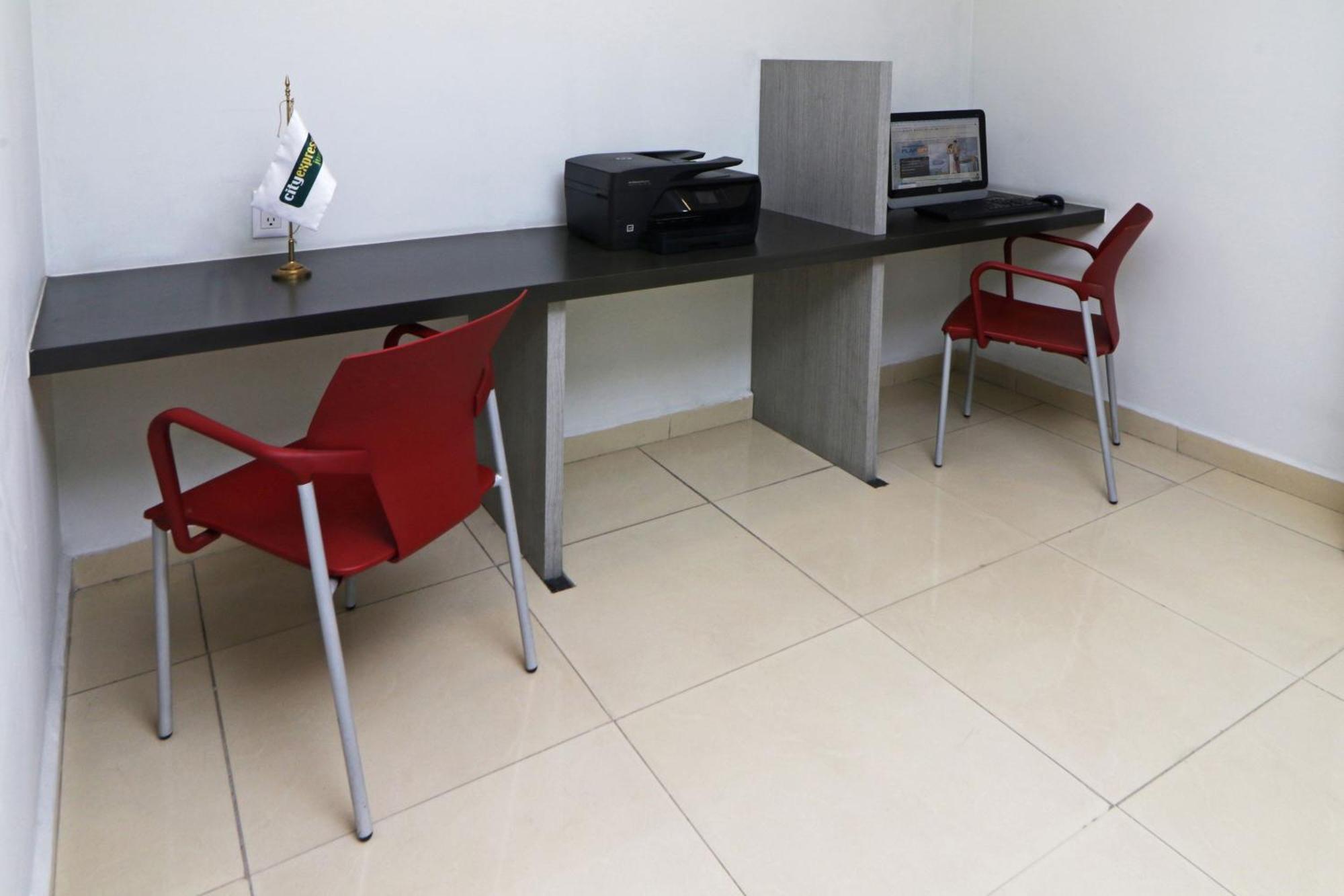 City Express Junior By Marriott Toluca Aeropuerto Exterior foto